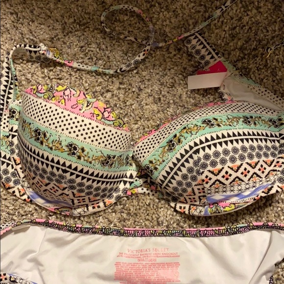 NWOT bikini set VS strapless with detachable strap - Picture 2 of 4